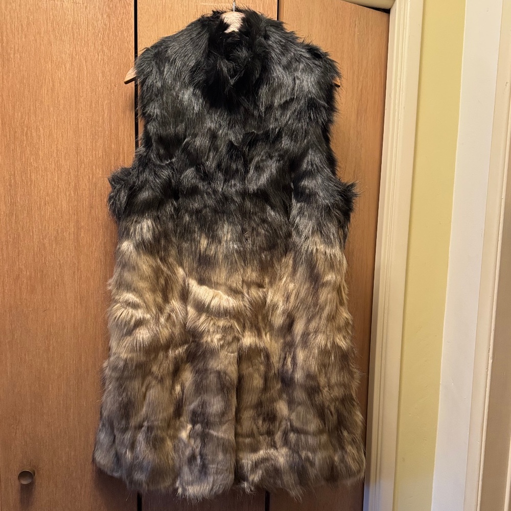Donna Salyers' Fabulous Furs Ombre Stroller Vest/NWOT